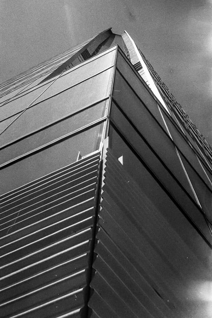 santiago chili manifestation 07 costanera center facade protegee rollei35 s 2019 11 08 photo22 5