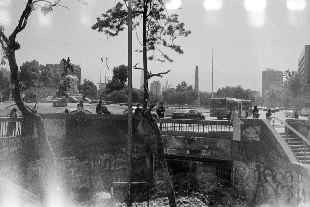 santiago chili manifestation 11 metro baquedano rollei35 s 2019 11 08 photo28 1