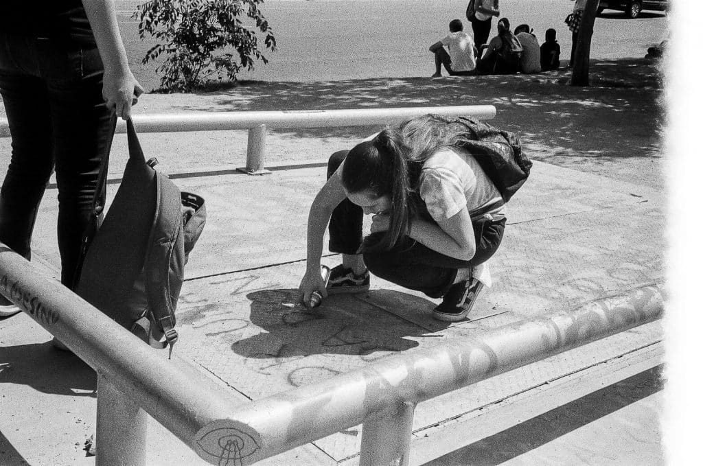 santiago chili manifestation 13 taggeur plaza baquedano rollei35 s 2020 03 07 000095190001