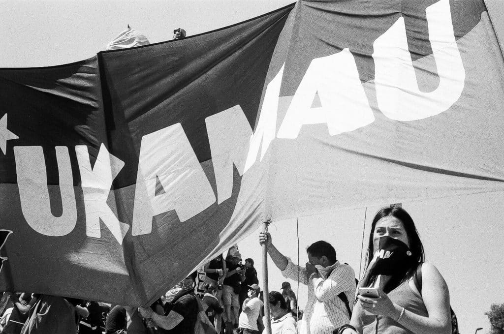 santiago chili manifestation 22 plaza baquedano jukamau rollei35 s 2020 03 07 000095190016